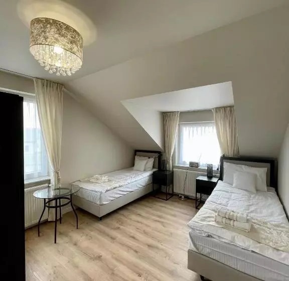 Retkeilymaja Zajazd Arkadia