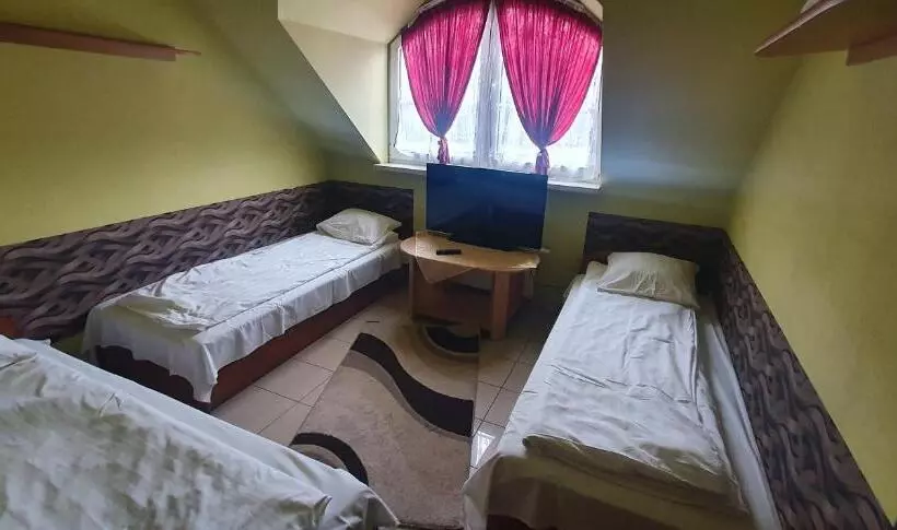 Retkeilymaja Zajazd Orchidea   Hotel 24h