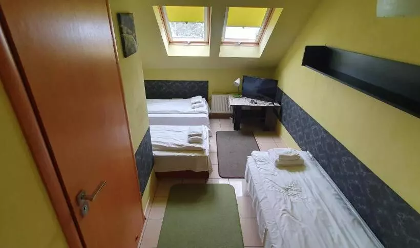 Retkeilymaja Zajazd Orchidea   Hotel 24h