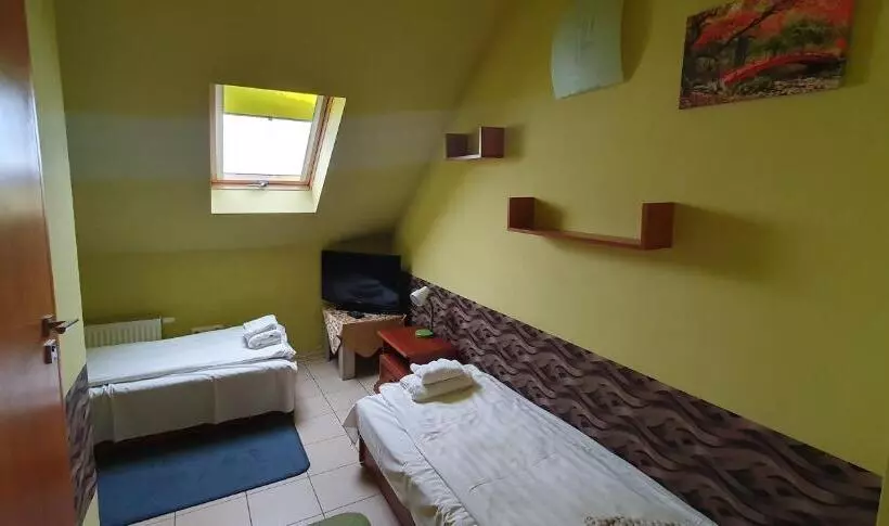 Retkeilymaja Zajazd Orchidea   Hotel 24h