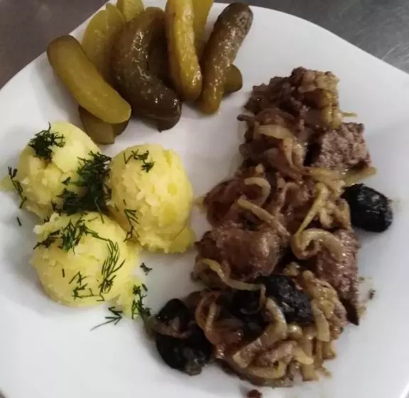 Retkeilymaja Zajazd Pod Jarem