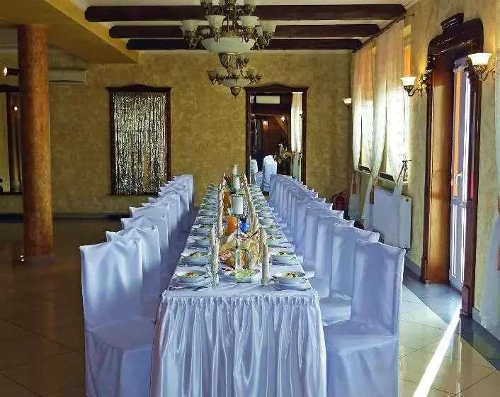 Retkeilymaja Zajazd Pod Jarem