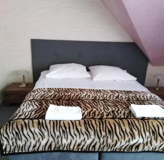 Retkeilymaja Zajazd Pod Jarem