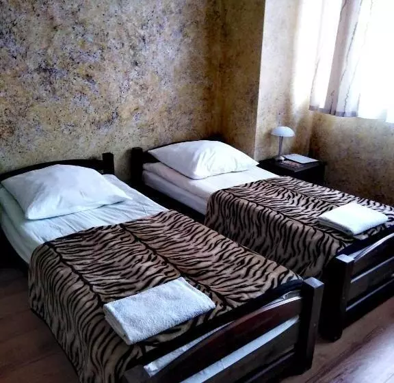 Retkeilymaja Zajazd Pod Jarem