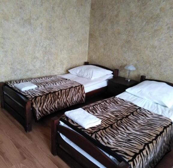 호스텔 Zajazd Pod Jarem