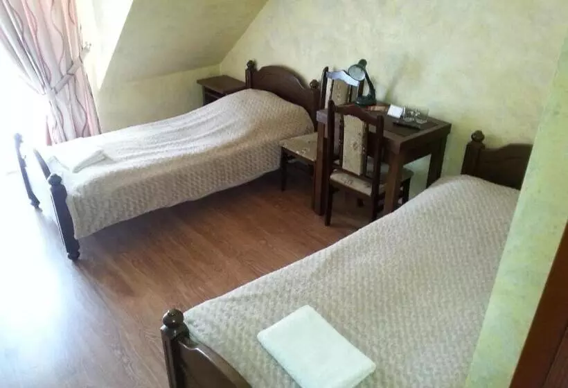 Retkeilymaja Zajazd Pod Jarem