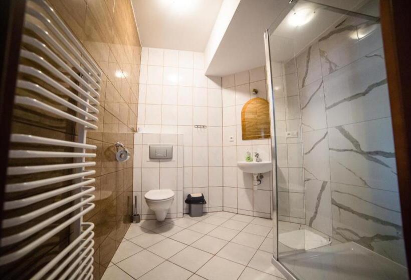 호스텔 Zajazd Pod Jarem