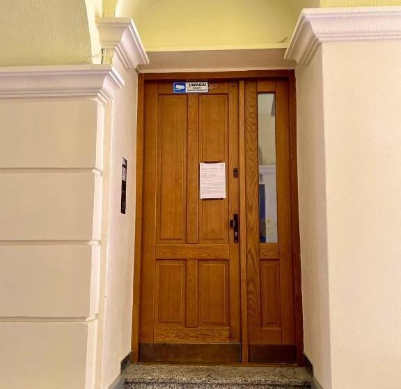 Backpack Apart Rooms