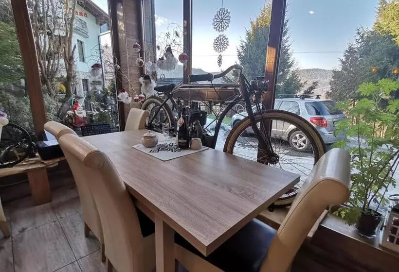 ベッドアンドブレックファースト Udany Noclegi Obok Gondoli