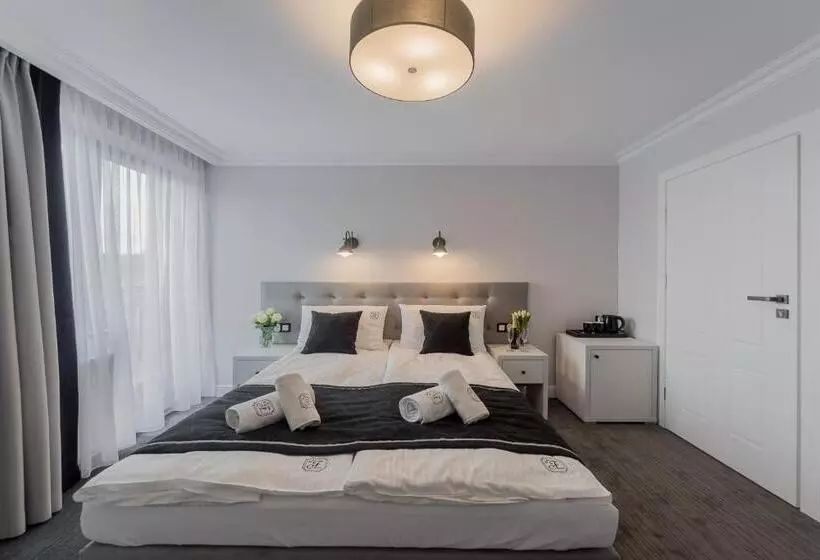 تختخواب و صبحانه Willa Feria