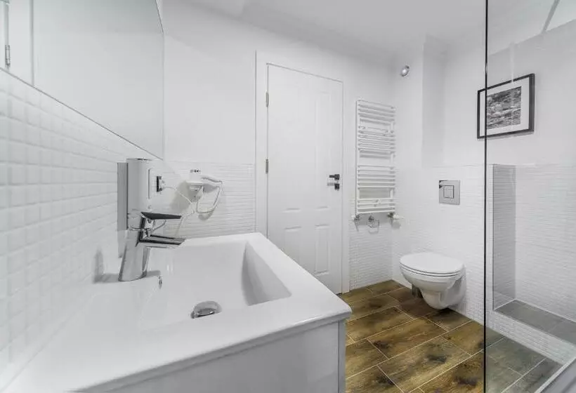 تختخواب و صبحانه Willa Feria