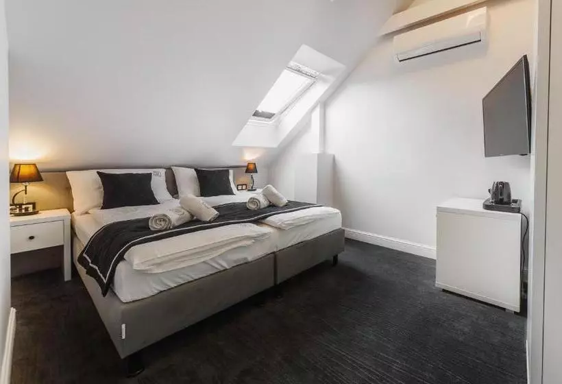 تختخواب و صبحانه Willa Feria