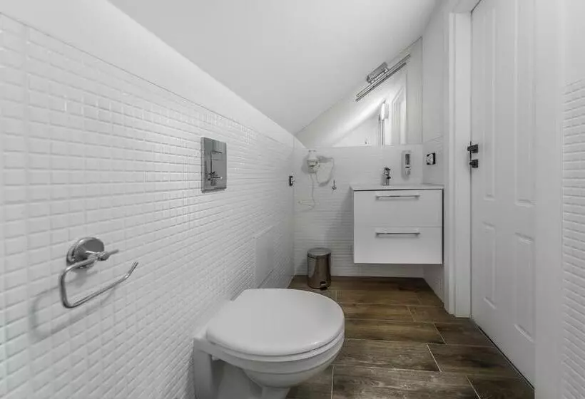 تختخواب و صبحانه Willa Feria