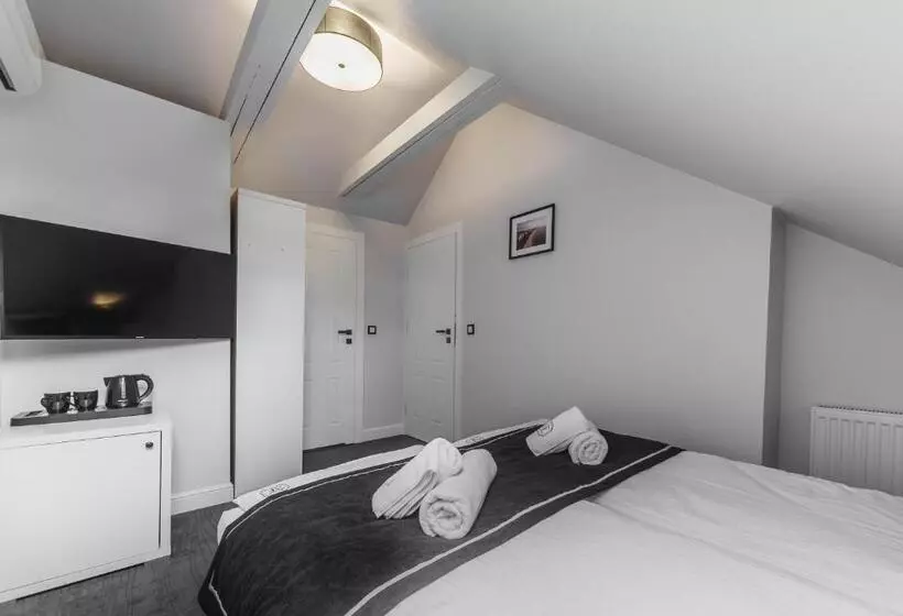 تختخواب و صبحانه Willa Feria