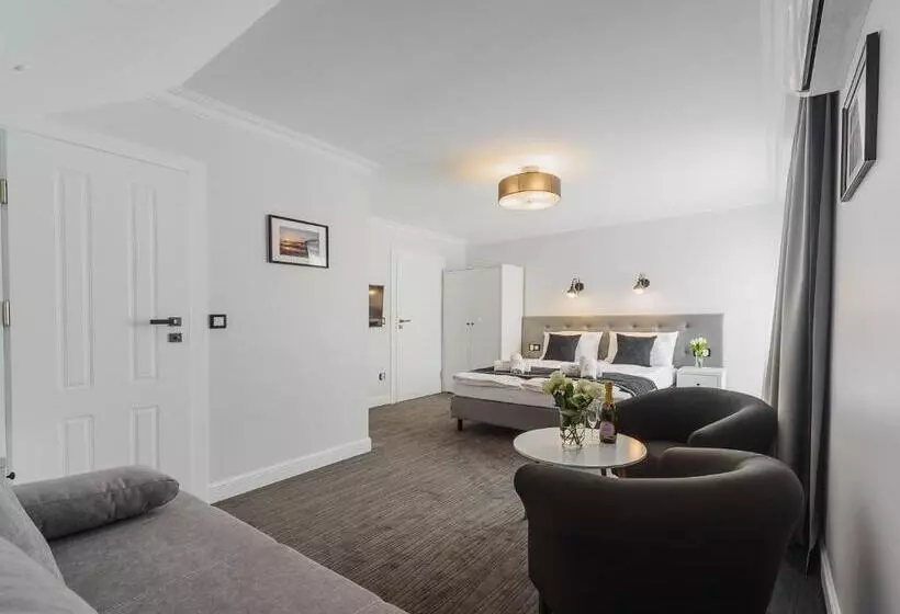 تختخواب و صبحانه Willa Feria