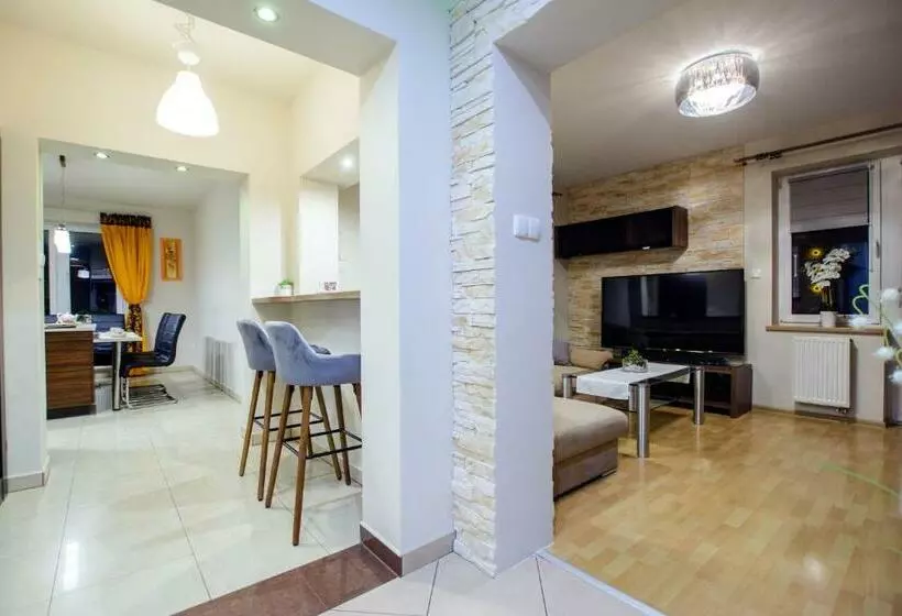 Aamiaismajoitus (B&B) Villa Broniewskiego