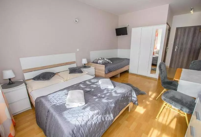 Aamiaismajoitus (B&B) Villa Broniewskiego