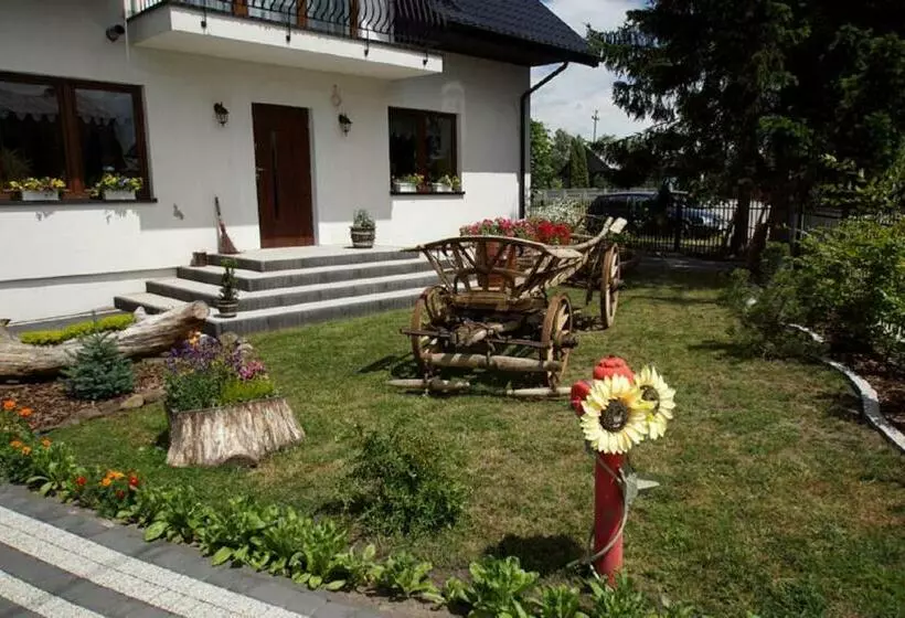 ホテル Agroturystyka U Kuremzy