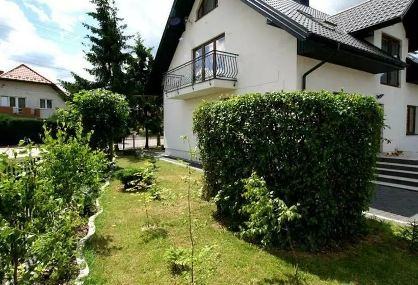 ホテル Agroturystyka U Kuremzy