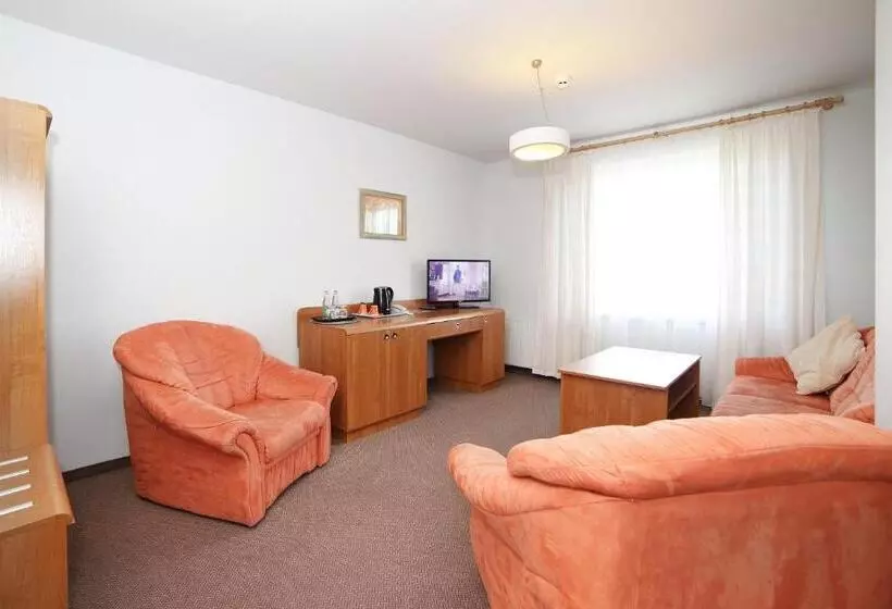 Hotelli I Restauracja Abis