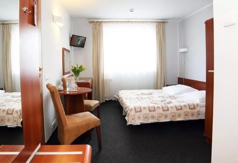 Hotelli I Restauracja Abis