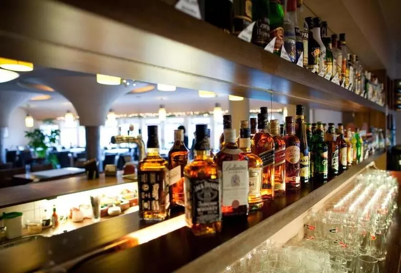 Hotelli I Restauracja Abis