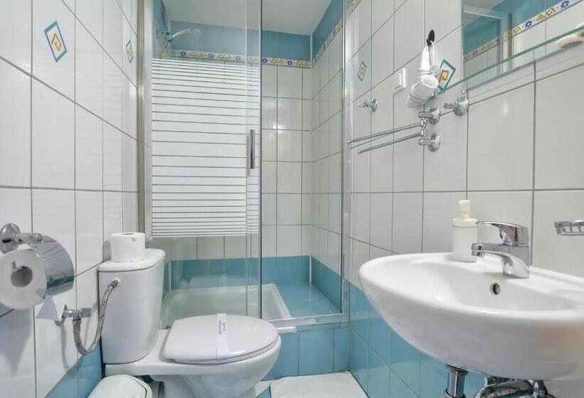 Hotelli Rezydencja Karnat I I Ii