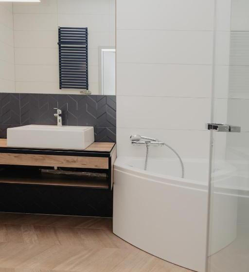 Molto Bene Hotel & Restaurant