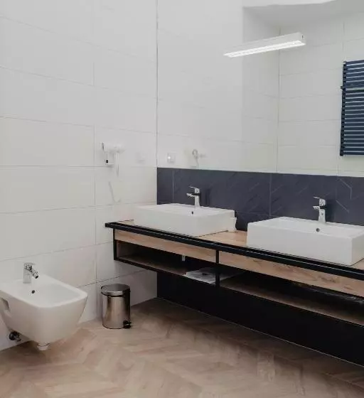 Molto Bene Hotel & Restaurant