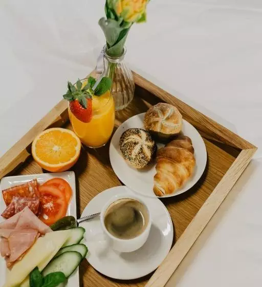 Molto Bene Hotel & Restaurant