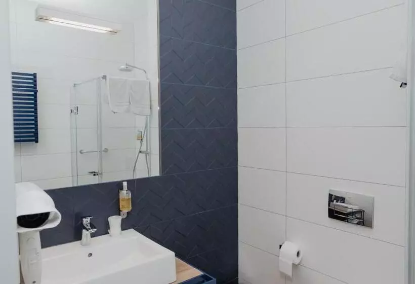 Molto Bene Hotel & Restaurant