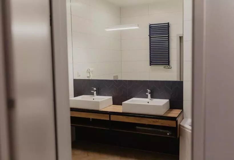 Molto Bene Hotel & Restaurant