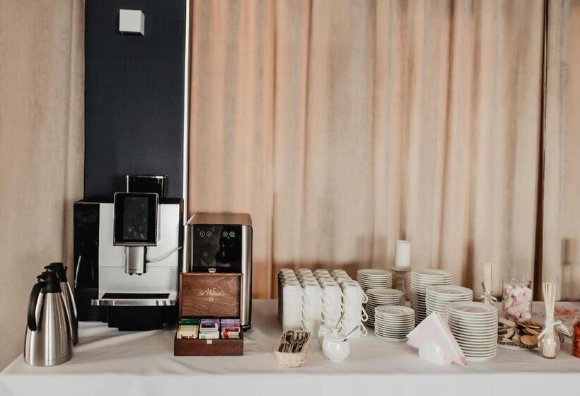 Molto Bene Hotel & Restaurant