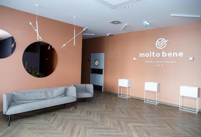 Molto Bene Hotel & Restaurant