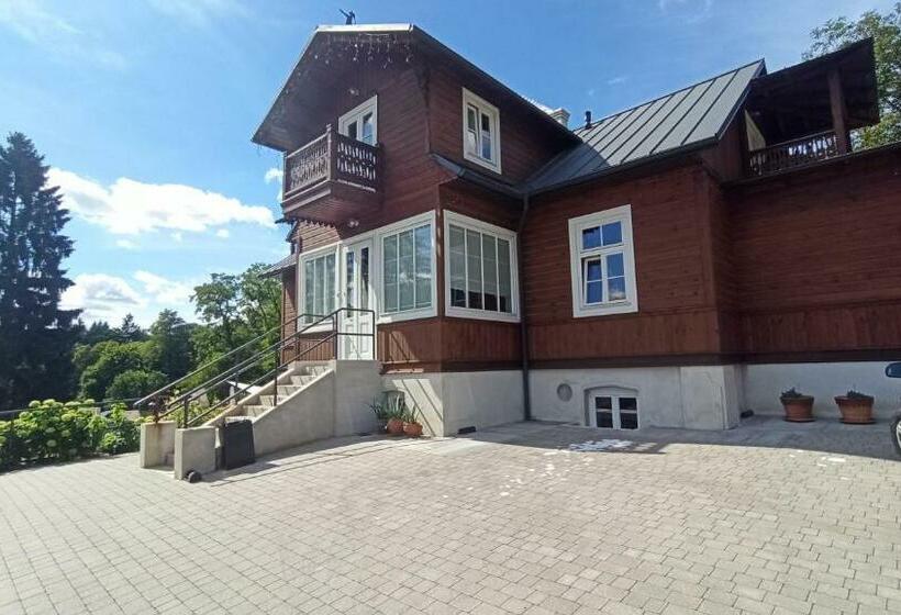 ペンション Willa Lucyna