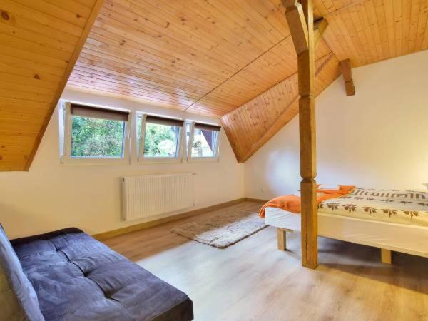 膳宿费 Willa Nadin