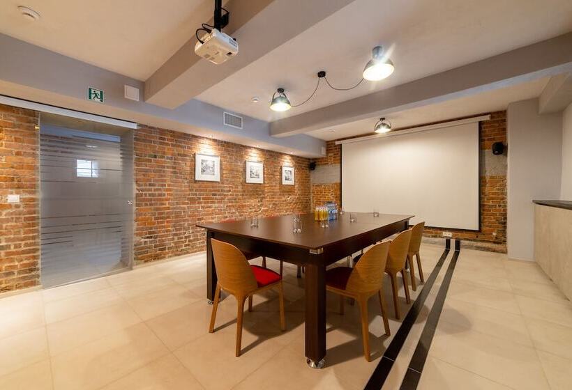 Portal House Apartments