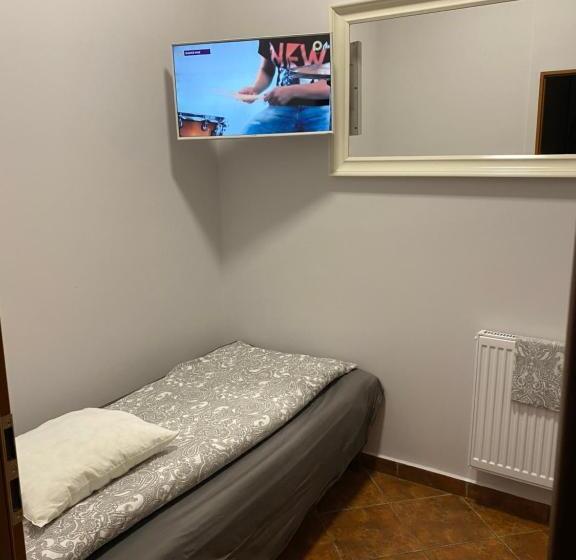 فندق صغير Piwnica