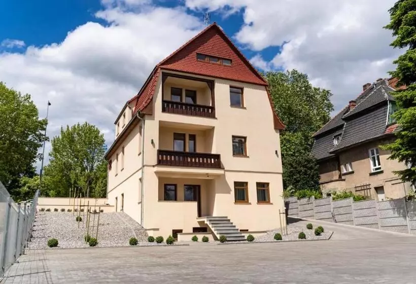 ベッドアンドブレックファースト Apartamenty, Boutique Rooms Villa 82, Parking