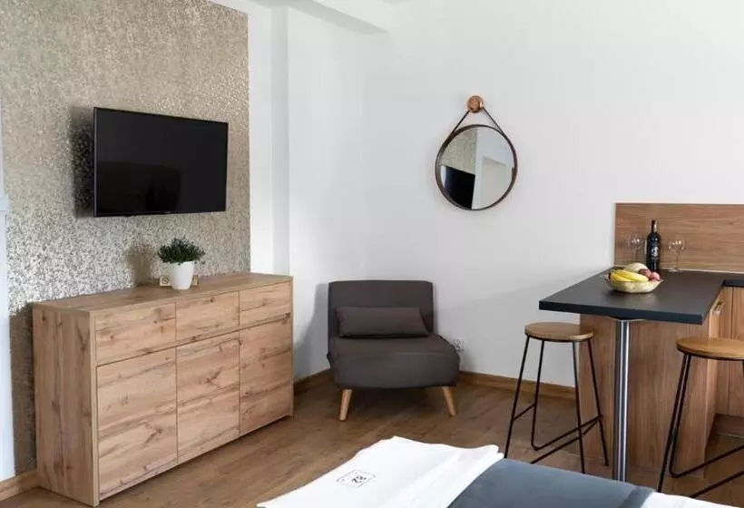 ベッドアンドブレックファースト Apartamenty, Boutique Rooms Villa 82, Parking