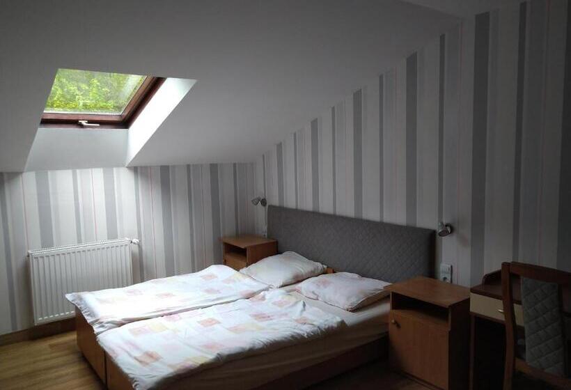 צימר Dworek Leśny