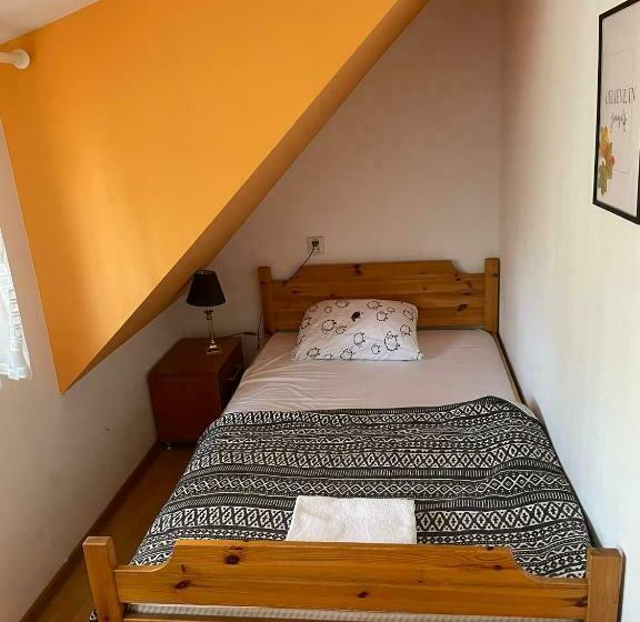 Bed and Breakfast Dworek Pokoje Gościnne