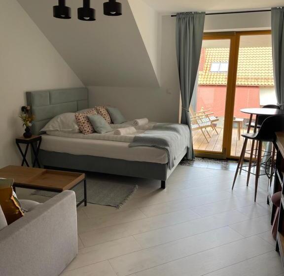 مبيت وإفطار Nova Apartamenty Rewa