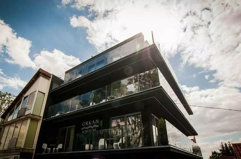 Aamiaismajoitus (B&B) Orkan Rooms&restaurant