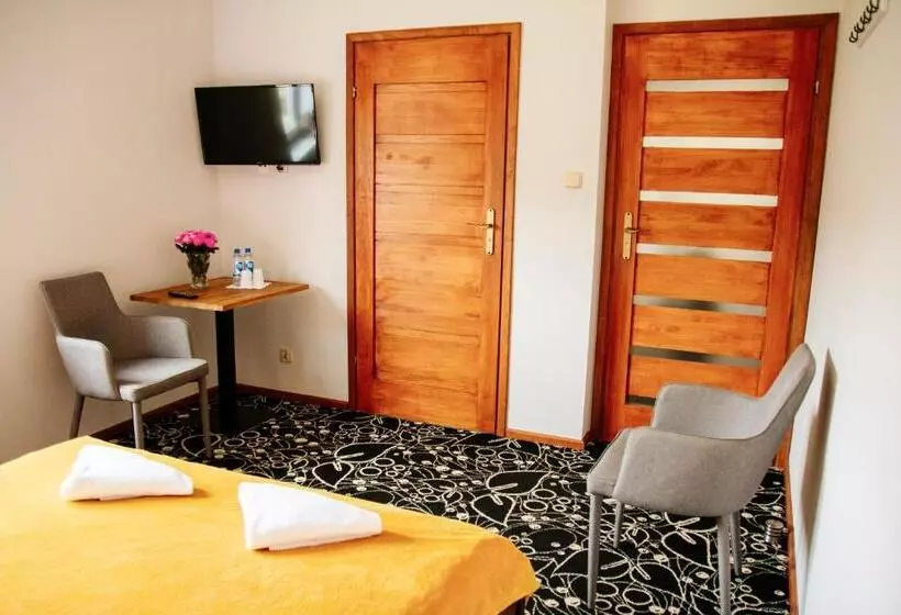 Aamiaismajoitus (B&B) Pensjonat Poranna Rosa