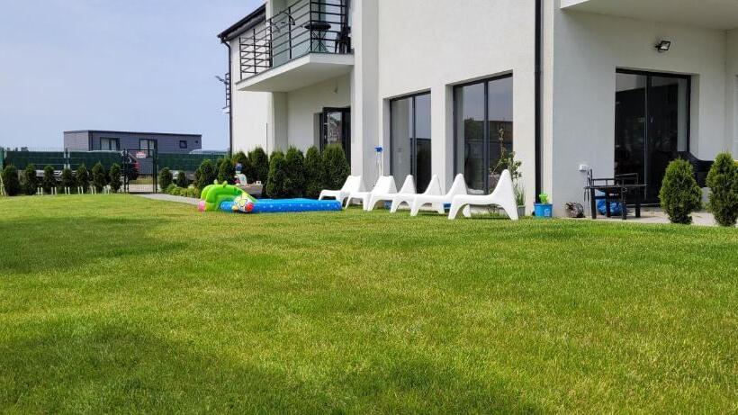 مبيت وإفطار Willa Kardamon