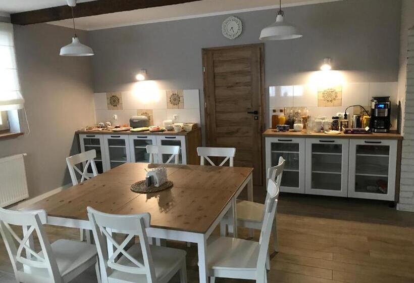 تختخواب و صبحانه Willa Malinka Wiså‚a