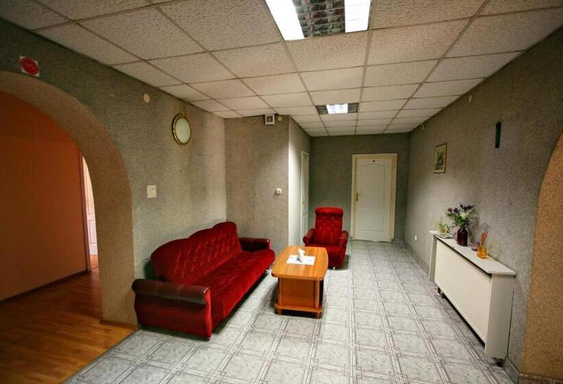 Hotel Aleksandrówka Restauracja I Noclegi