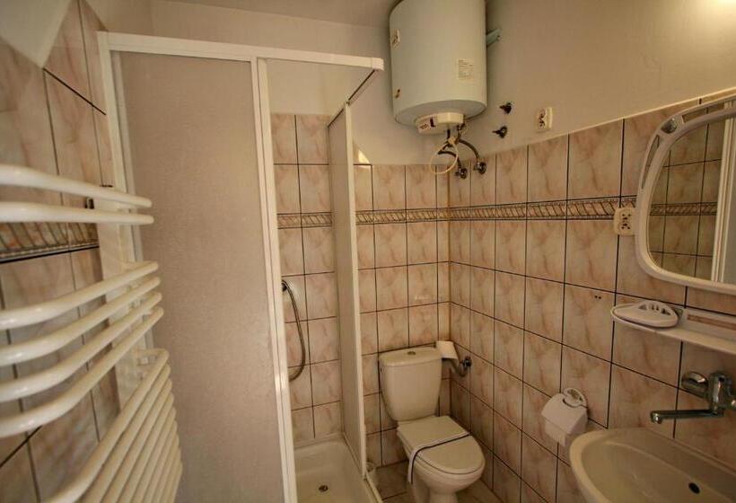 Hotel Aleksandrówka Restauracja I Noclegi