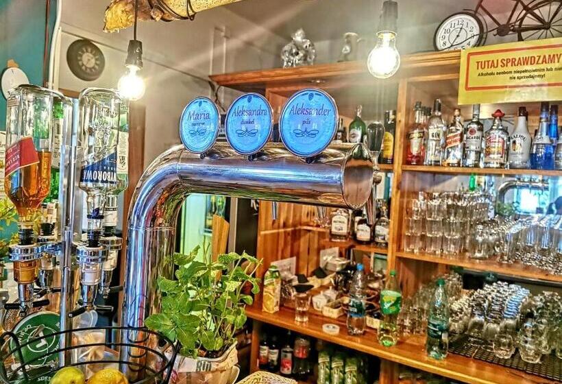 Hotel Aleksandrówka Restauracja I Noclegi